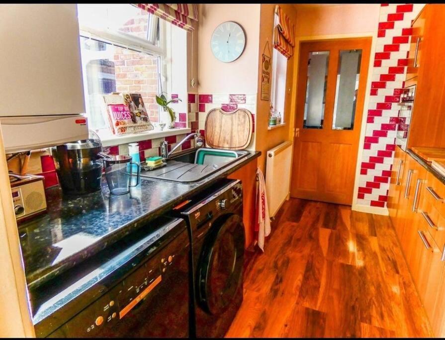 Sommerset Cottages - 2 Bedroom House ซันเดอร์แลนด์ ภายนอก รูปภาพ